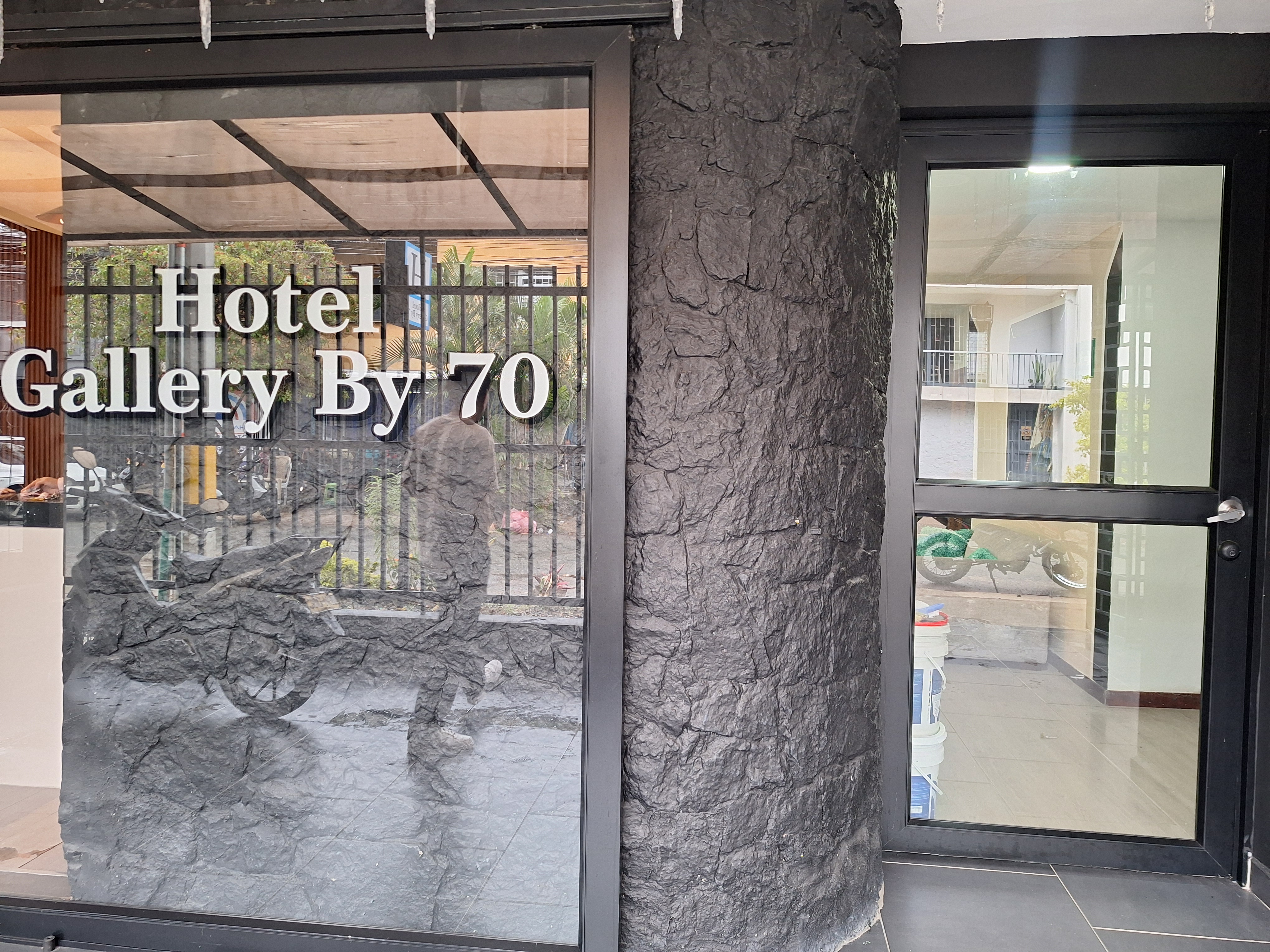 Entrada Gallery by 70